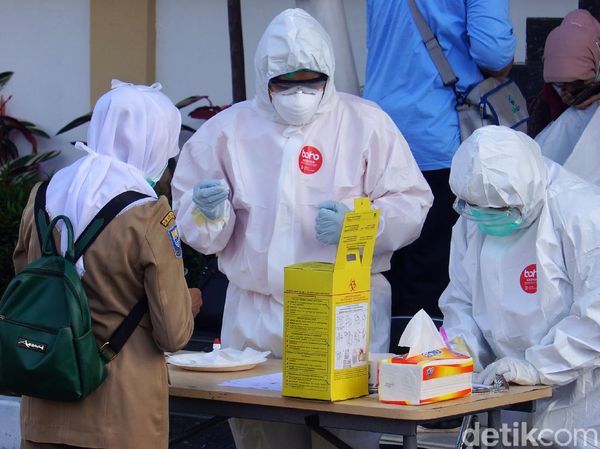 Daftar Lewat Online, Ratusan Warga Cimahi Ikuti Rapid Test