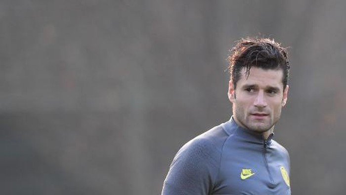 Inter Milans Italian forward Antonio Candreva attends a training session on December 9, 2019 in Appiano Gentile, on the eve of the UEFA Champions League Group F football match Inter Milan vs Barcelona. (Photo by Miguel MEDINA / AFP)
