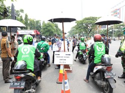 Corona Bikin Sepi Order, Ada Drive Thru Makan Gratis untuk Ojol Semarang