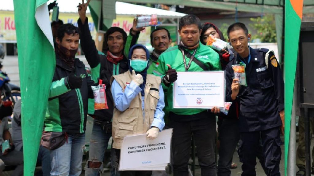 Saat Komunitas TurunTangan Jakarta Peduli Corona Saat Komunitas TurunTangan Jakarta Peduli Corona