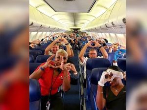 Sisi Lain Corona di AS, Penerbangannya Kini Penuh Petugas Medis