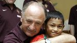 Lihat Lagi Martunis Cilik di Samping Scolari Sampai Sepp Blatter