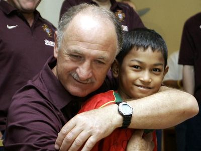 Lihat Lagi Martunis Cilik di Samping Scolari Sampai Sepp Blatter