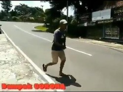 Viral Tukang Parkir Halu di Depan Restoran yang Tak Ada Pengunjung