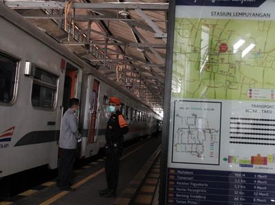 KAI Daop 6 Batalkan 122 Perjalanan Kereta Api