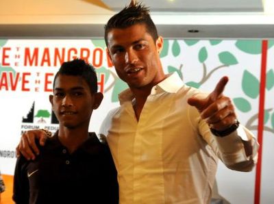 Momen Cristiano Ronaldo dengan Martunis, yang Kini Resmi Menikah