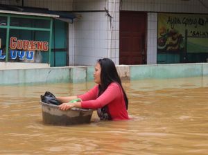 Tim SAR Gabungan Pantau Banjir di Kabupaten Bandung