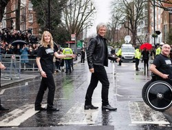 Bon Jovi dan Pangeran Harry Kolaborasi Bareng Militer Inggris, Ini Jadinya