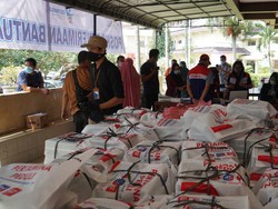 Pertamina Bagikan 850 Paket Makanan Hasil UMKM Binaan di Medan