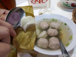 Bakso Ati Raja: Enaknya Nyuk Nyang Makassar Dimakan dengan Burasa