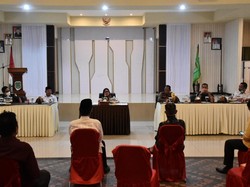 Ada Corona, Bupati Luwu Utara Minta Ibadah Puasa Jamaah di Rumah