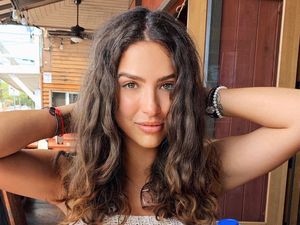 Karantina di Rumah, Model Playboy Ini Hampir Mati Diterjang Tornado Karantina di Rumah, Model Playboy Ini Hampir Mati Diterjang Tornado