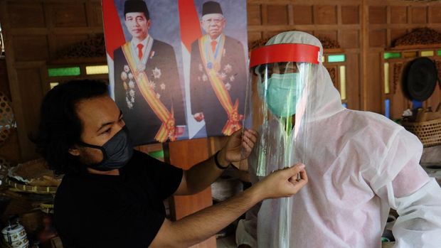 Dikritik Publik, DPR Klaim APD Satgas Bisa Dicuci Pakai Lagi