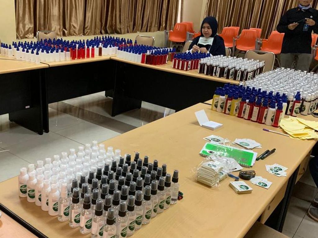 Pertamina Gandeng Unpad Produksi Hand Sanitizer untuk Kegiatan Sosial Pertamina Gandeng Unpad Produksi Hand Sanitizer untuk Kegiatan Sosial