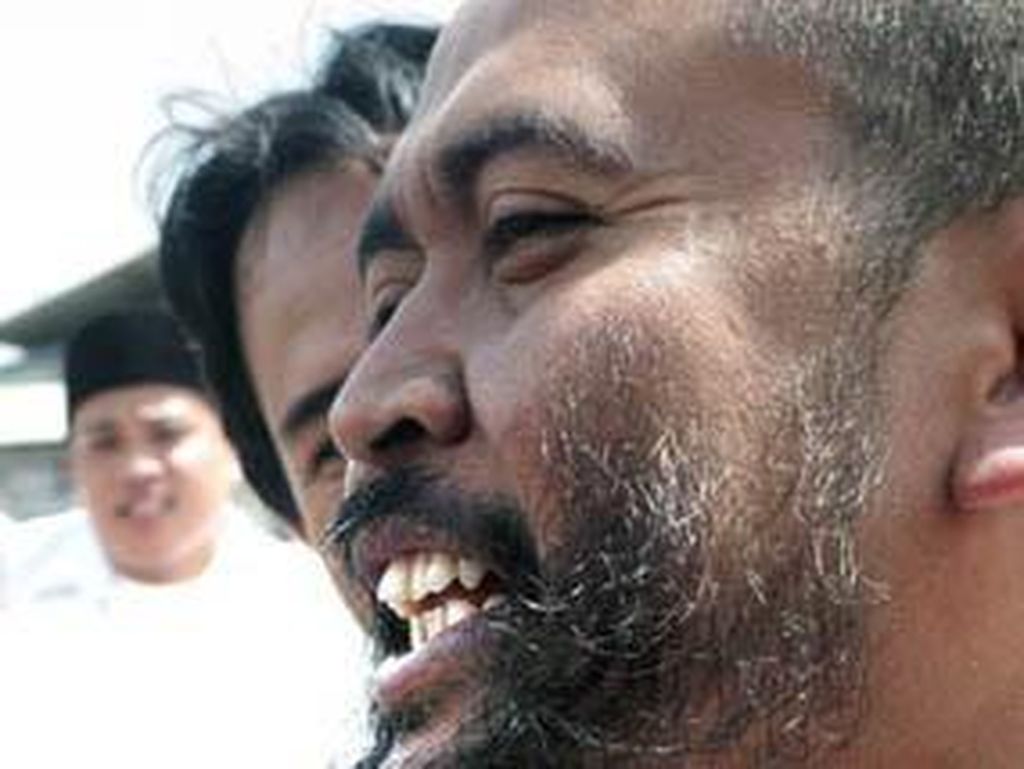 Dilaporkan Menikahi Bocah 7 Tahun, Syekh Puji Tuding Ada Motif Duit Dilaporkan Menikahi Bocah 7 Tahun, Syekh Puji Tuding Ada Motif Duit