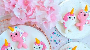 Bukan Bundar, Ini 10 Macaron Karakter yang Menggemaskan