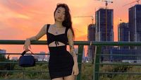 Model Dikecam, Pakai Baju Renang dari Masker Medis Saat Pandemi Corona