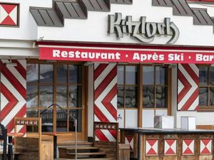 2.500 Turis Gugat Pejabat Austria karena Wabah Corona di Resor Ski