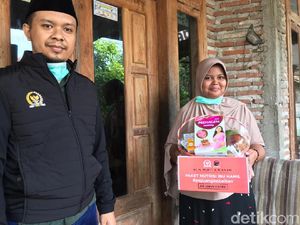 Donasikan Gaji 6 Bulan, Anggota DPR Ini Bagi Nutrisi Ibu Hamil-Buku Anak