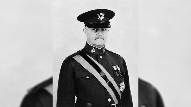 Jenderal John Pershing.