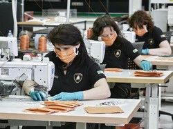 Intip Dapur Lamborghini yang Kini Produksi Masker