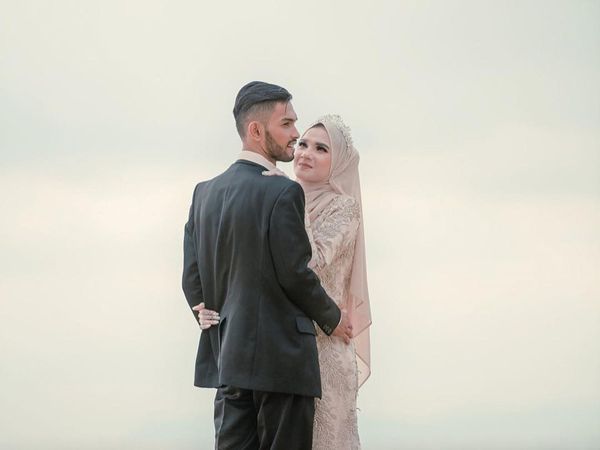 Potret Cantik Sri Wahyuni, Istri Anak Angkat Cristiano Ronaldo