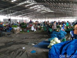 Keluh Kesah Pak Karona Megap-megap Pembeli Sepi Gegara Corona