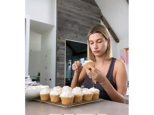 Atasi Gabut Akut, 5 Selebriti Hollywood Sibuk Memasak di Dapur Atasi Gabut Akut, 5 Selebriti Hollywood Sibuk Memasak di Dapur