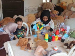 Membuat Suvenir Lucu di Rumah Teddy Bear Lembang