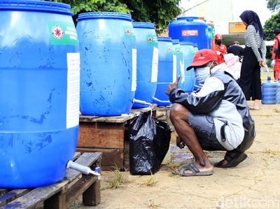 Hallo Warga Bandung, Bisa Ambil Disinfektan Gratis Nih Disini