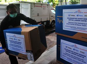 Sumbangan APD Perkuat Tenaga Medis di RSUD Jaksel