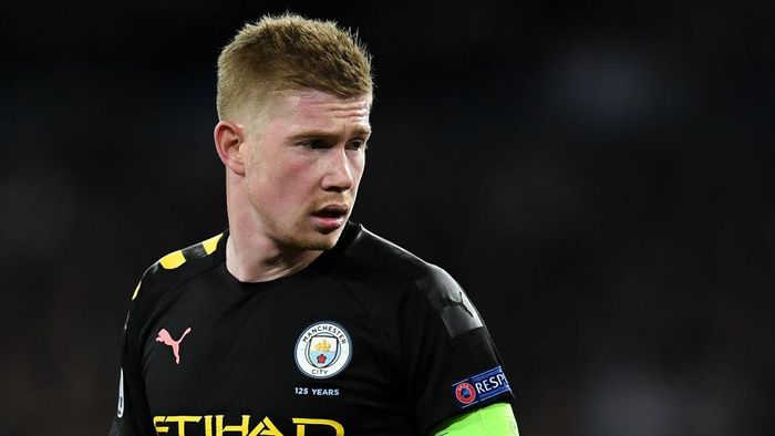 MADRID, SPAIN - FEBRUARY 26: Kevin De Bruyne of Manchester City FC looks on during the UEFA Champions League round of 16 first leg match between Real Madrid and Manchester City at Bernabeu on February 26, 2020 in Madrid, Spain. (Photo by David Ramos/Getty Images)