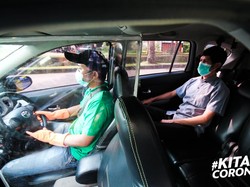 Grab Siapkan Armada untuk Petugas Medis Indonesia, Mobilnya Dipartisi Plastik
