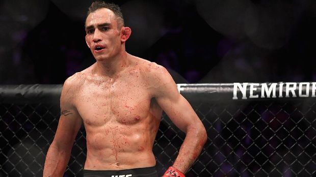 LAS VEGAS, NV - OCTOBER 06: Tony Ferguson walks away from Anthony Pettis in their lightweight bout during the UFC 229 event inside T-Mobile Arena on October 6, 2018 in Las Vegas, Nevada. Harry How/Getty Images/AFP