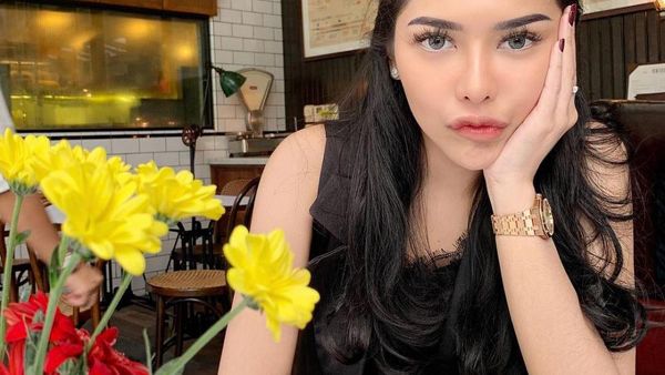 Momen Kuliner Seru Rica Andriani, Selebgram yang Pernikahannya Viral