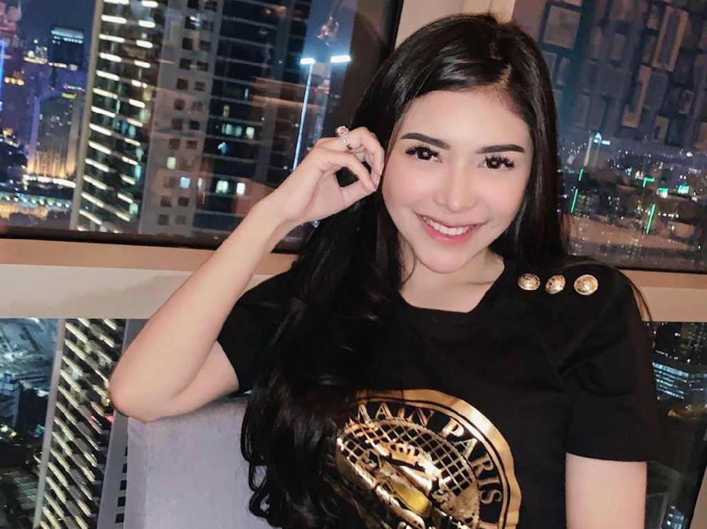 Sosok Rica Andriani yang Menikah dengan Kompol Fahri Sudiana di Tengah Pandemi Corona Sosok Rica Andriani yang Menikah dengan Kompol Fahri Sudiana di Tengah Pandemi Corona
