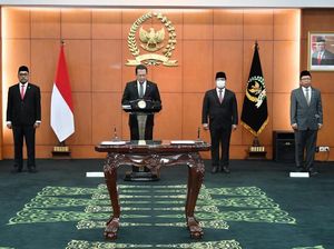 Lantik 4 Anggota Antar Waktu, Ketua MPR: Terus Bekerja Produktif