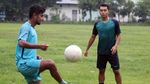 Aksi Pesepakbola Tetap Berlatih di Tengah Pandemi Corona