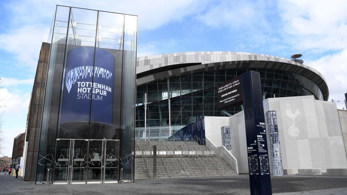 LONDON, ENGLAND - MARCH 14:  Signs outside Tottenham Hotspur Stadium show the next two matches cancelled due to the Cvid-19 Virus on March 14, 2020 in London, England. (Photo by Shaun Botterill/Getty Images)