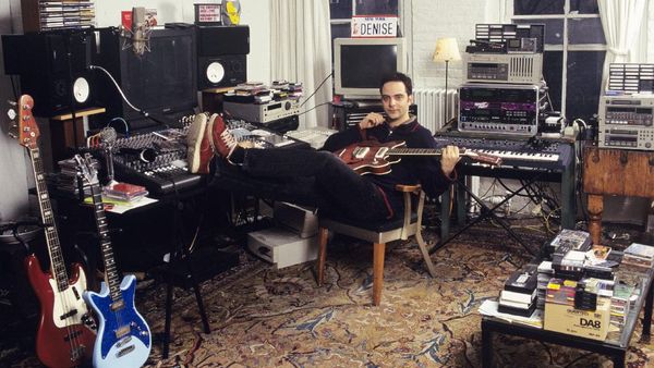 Mengenang Adam Schlesinger, Musisi yang Meninggal Dunia karena Corona