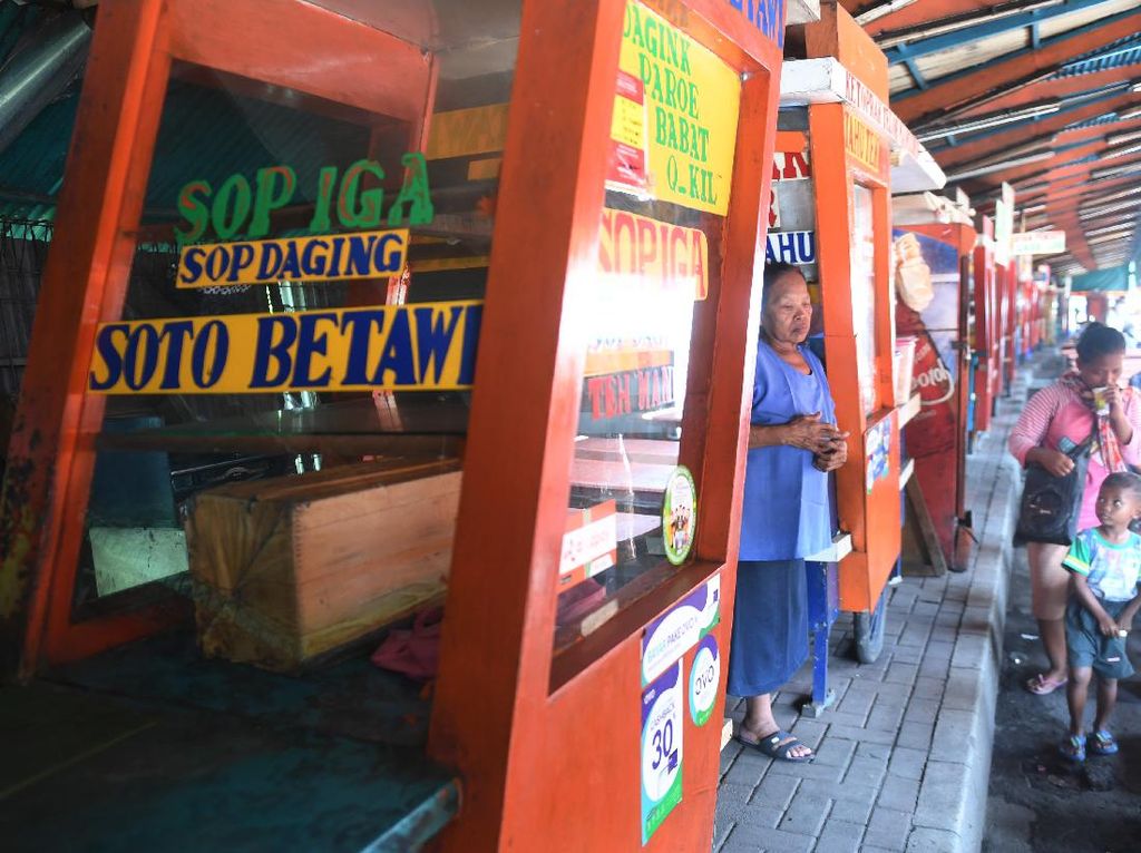 Aktivitas Warung Kaki Lima Loyo Terimbas Corona Aktivitas Warung Kaki Lima Loyo Terimbas Corona