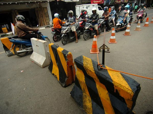 Beton Karantina Wilayah di Tegal Dibuka Paksa