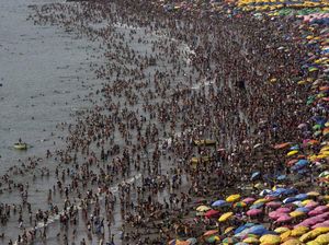 Pantai Peru yang Dulu Ramai Kini Sepi Diterjang Badai Corona
