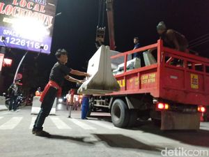 Blokade Beton Dibongkar, 5 Ruas Jalan Kota Tegal Dibuka Malam Ini Blokade Beton Dibongkar, 5 Ruas Jalan Kota Tegal Dibuka Malam Ini
