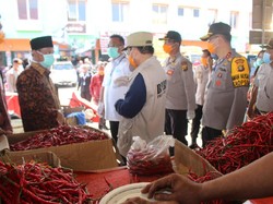 Sidak Pasar, Kapolda Jambi Minta Warga Tak Timbun Sembako Gegara Corona