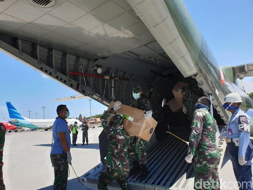7.500 APD dan 37.500 Masker untuk Penanganan Corona Tiba di Bali 7.500 APD dan 37.500 Masker untuk Penanganan Corona Tiba di Bali