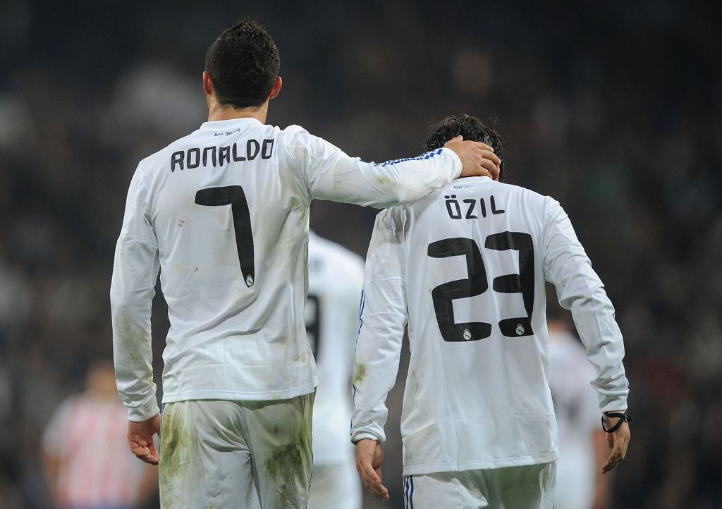 Cristiano Ronaldo dan Mesut Oezil
