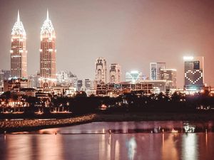 Foto Hotel Dubai dan Simbol Cinta