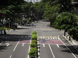 Polisi Klaim Buka Tutup Jalan Efektif Tekan Kasus COVID-19 di Bandung