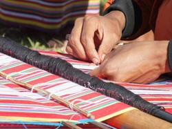 Mengenal Kain Tenun Ikat Asli Timor Tengah Selatan